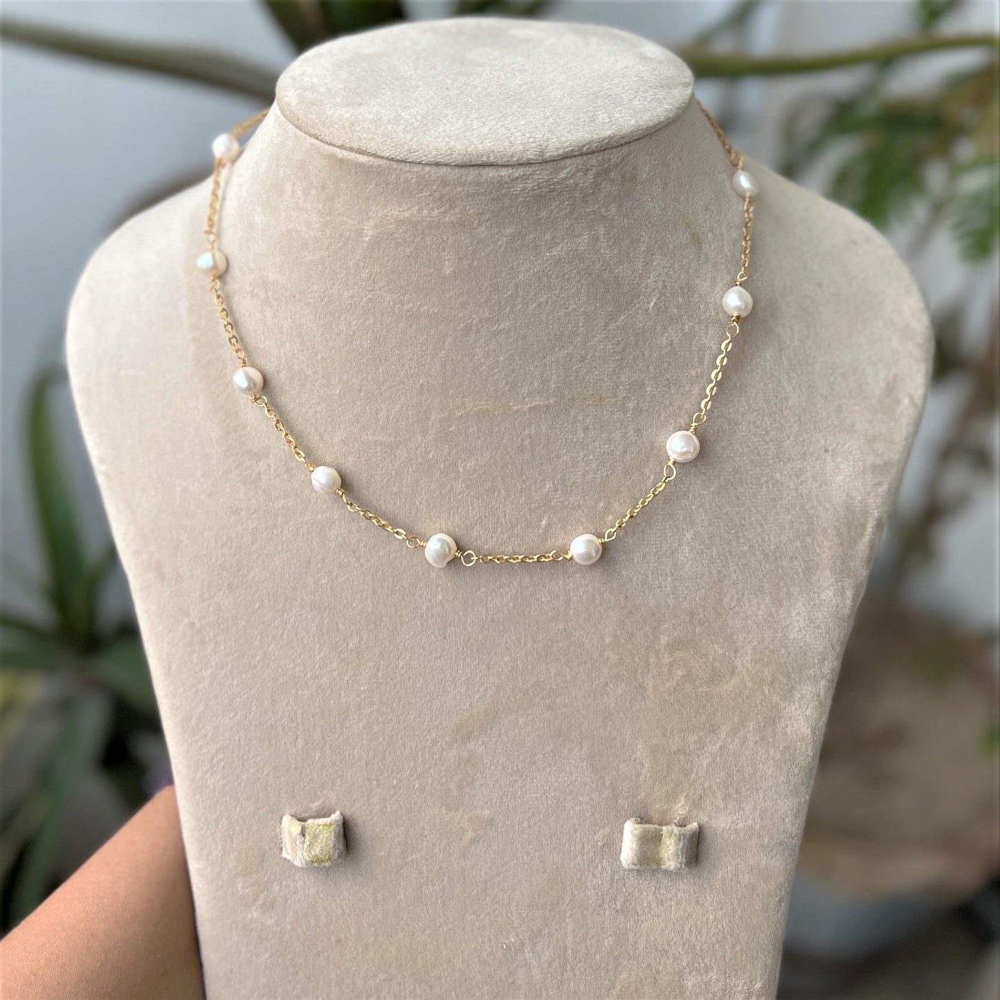 White - Pearl - Stone - Necklace